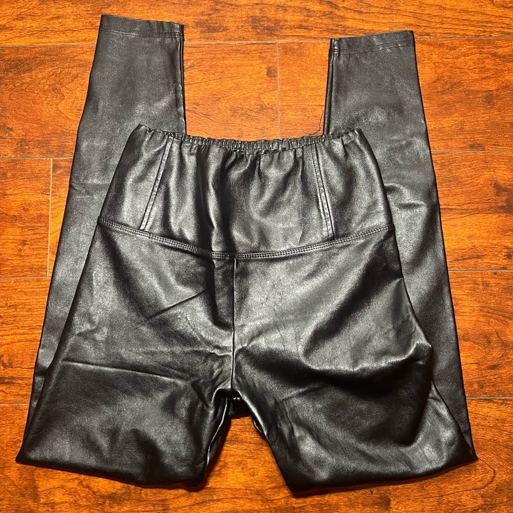 Love fire basically brand new leather leggings